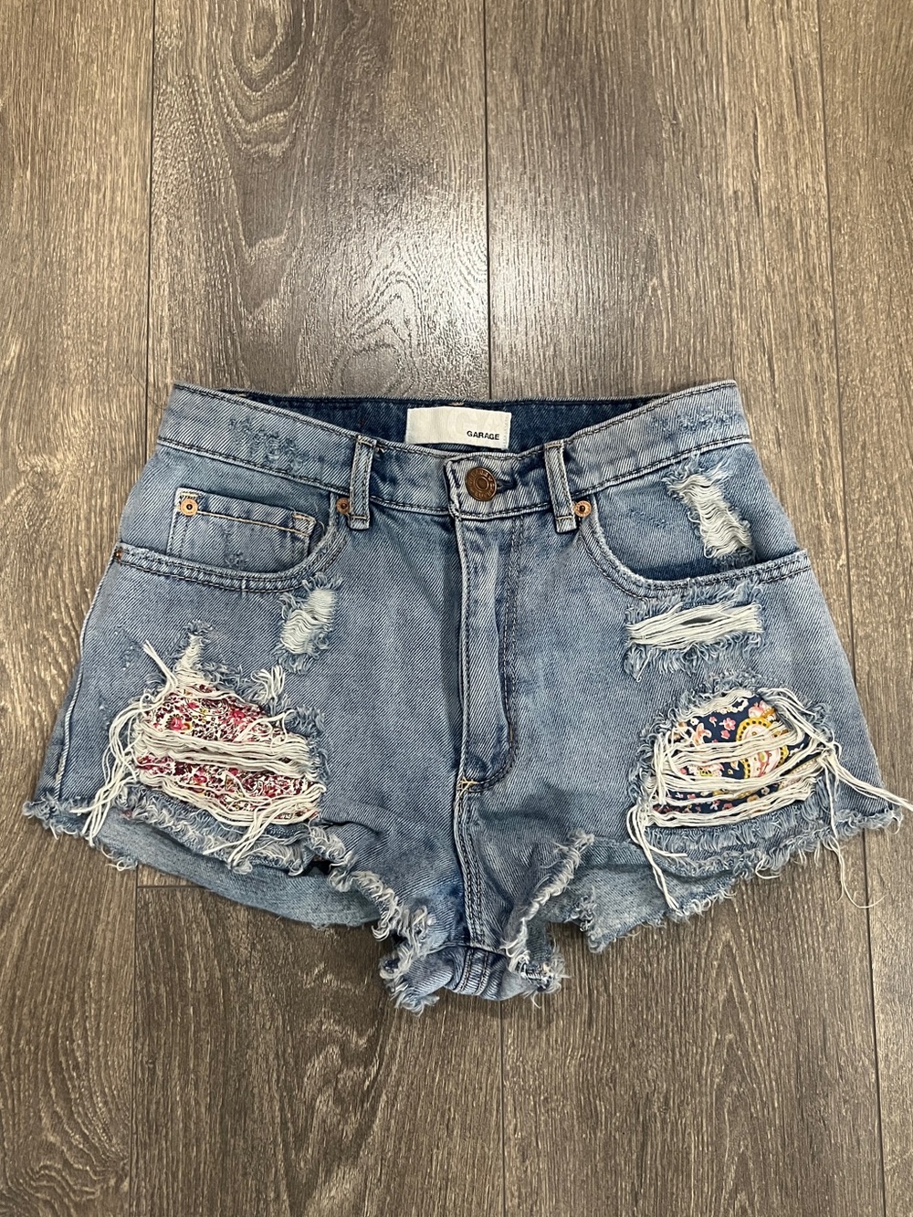 Garage distressed ripped style festival shorts - size 00